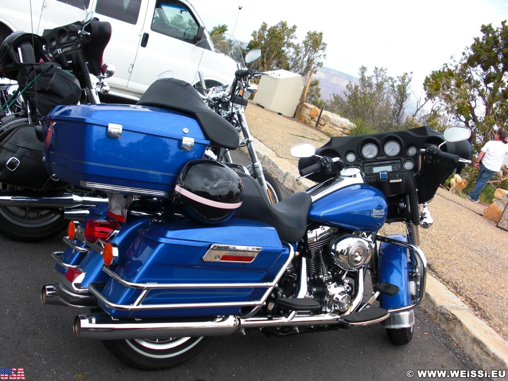 Grand Canyon National Park. Navajo Point - Grand Canyon National Park. - Motorrad, Aussichtspunkt, Harley-Davidson, East Rim, Grand Canyon, National Park, East Rim Drive, Navajo Point, Electra Glide - (Vista Encantada, Grand Canyon, Arizona, Vereinigte Staaten)