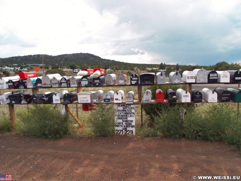 On the road. - Postkasten, Briefkasten - (Williams, Arizona, Vereinigte Staaten)