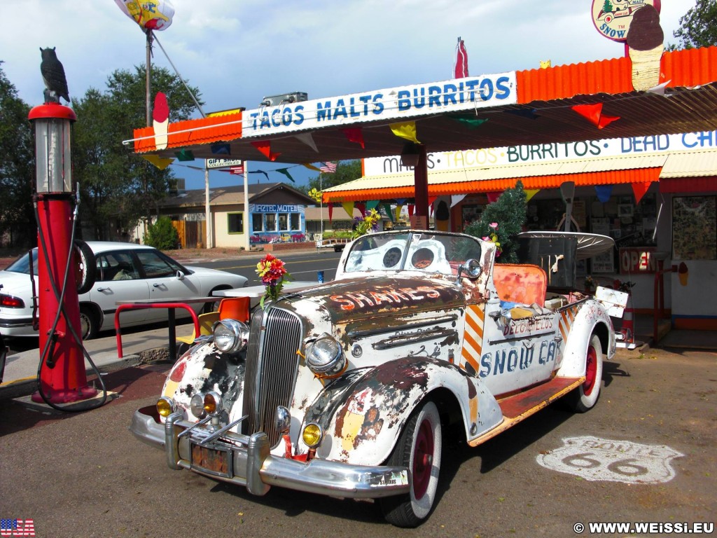 Historic Route 66. - Gebäude, Auto, Route 66, Seligman - (Seligman, Arizona, Vereinigte Staaten)