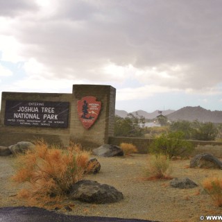 Joshua Tree National Park. - Schild, Tafel, Einfahrtsschild, National Park, Joshua Tree National Park - (Twentynine Palms, California, Vereinigte Staaten)