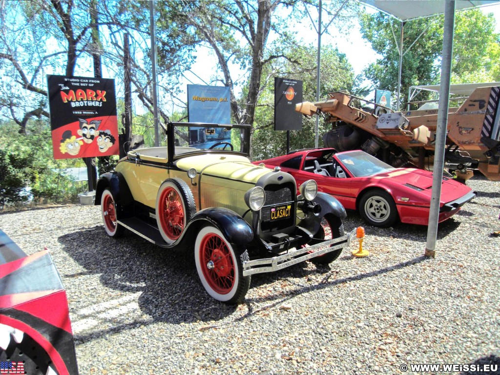 Universal Studios Hollywood. Ford 1932 Model A - Universal Studios Hollywood. - Auto, Los Angeles, Universal Studios Hollywood, Studio Tour, The Backlot Tour, Fahrzeug, Ferrari 308 GTS, Magnum, Ford, 1932 Model A, Marx Brothers - (Universal City, California, Vereinigte Staaten)