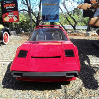 Universal Studios Hollywood. Magnum - Universal Studios Hollywood. - Auto, Los Angeles, Universal Studios Hollywood, Studio Tour, The Backlot Tour, Fahrzeug, Ferrari 308 GTS, Magnum - (Universal City, California, Vereinigte Staaten)