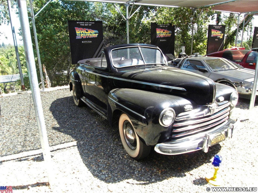 Universal Studios Hollywood. Back to the Future - Universal Studios Hollywood. - Auto, Los Angeles, Universal Studios Hollywood, Studio Tour, The Backlot Tour, Fahrzeug, 1946 Ford Super De Luxe convertible, Biff Tannen, Back to the Future - (Universal City, California, Vereinigte Staaten)