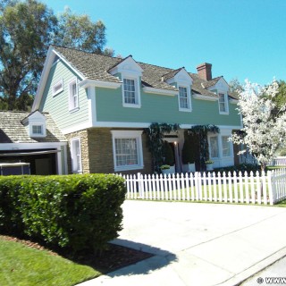 Universal Studios Hollywood. 4352 Wisteria Lane - Universal Studios Hollywood. - Gebäude, Haus, Los Angeles, Universal Studios Hollywood, Studio Tour, The Backlot Tour, Wisteria Lane, Desperate Housewives, 4352 Wisteria Lane - (Universal City, California, Vereinigte Staaten)