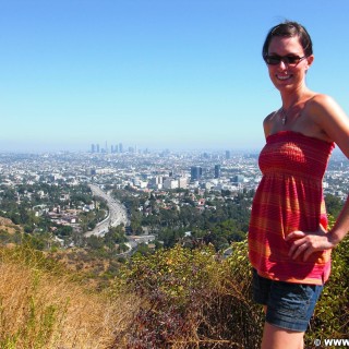 Los Angeles. Mulholland Drive - Los Angeles. - Aussichtspunkt, Personen, Overlook, Los Angeles, Bowl Overlook, Mulholland Drive, Downtown - LUTZER Sandra - (Hollywood, Los Angeles, California, Vereinigte Staaten)