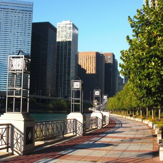 Chicago Riverwalk. - Gebäude, Cityfront Place - (Cityfront Place, Chicago, Illinois, Vereinigte Staaten)