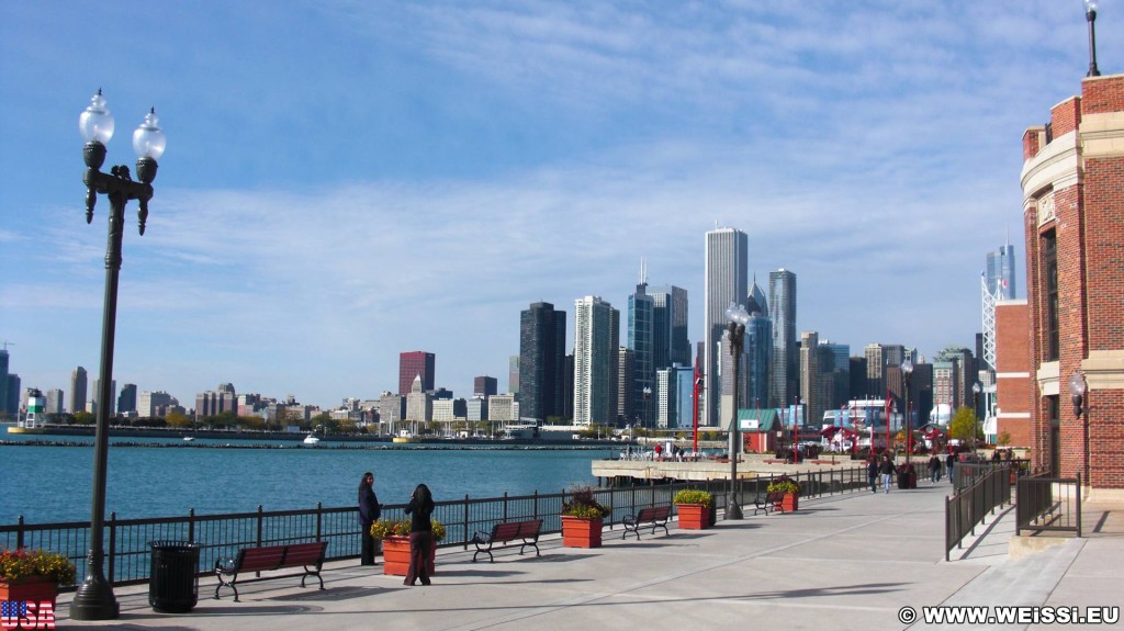 Navy Pier. - Gebäude, Skyline, Cityfront Place, Navy Pier, CNA Center, Aon Center, Harbor Point Tower - (Cityfront Place, Chicago, Illinois, Vereinigte Staaten)