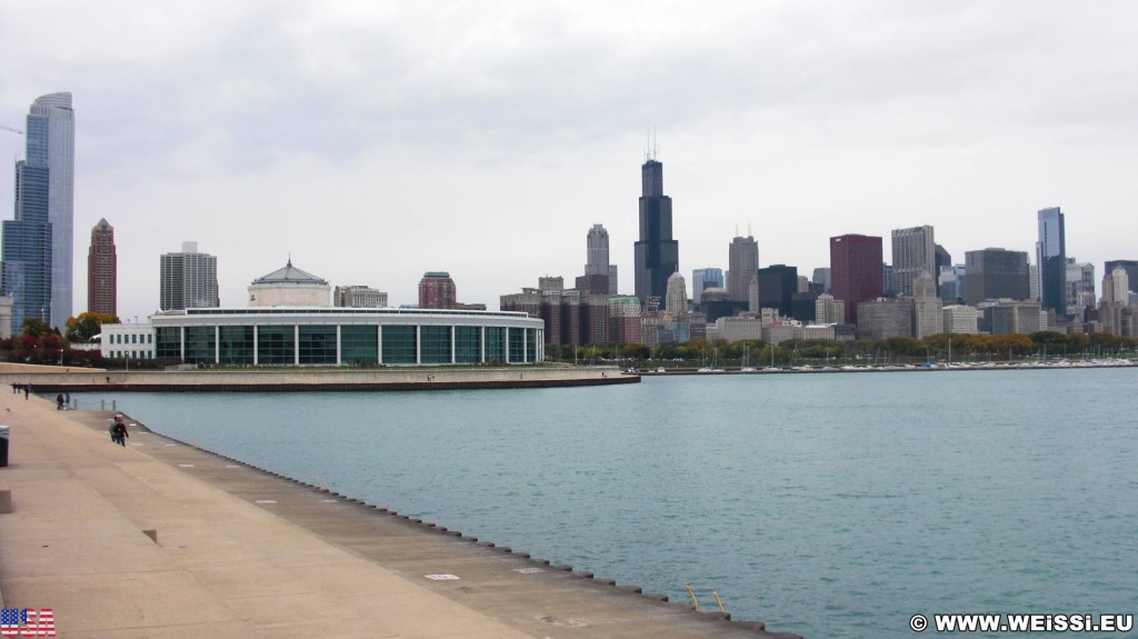 Skyline. von Northerly Island. - Skyline, Central Station - (Central Station, Chicago, Illinois, Vereinigte Staaten)