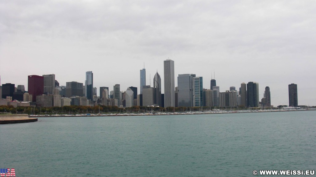 Skyline. von Northerly Island. - Skyline, Wolkenkratzer, Central Station - (Central Station, Chicago, Illinois, Vereinigte Staaten)