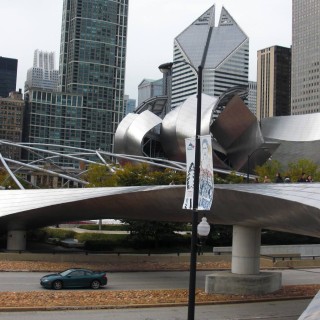 BP Pedestrian Bridge. im Millenium Park. - Fort Dearborn Addition, Millennium Park, BP Pedestrian Bridge, Crain Communications Building, Smurfit-Stone Building - (Fort Dearborn Addition, Chicago, Illinois, Vereinigte Staaten)