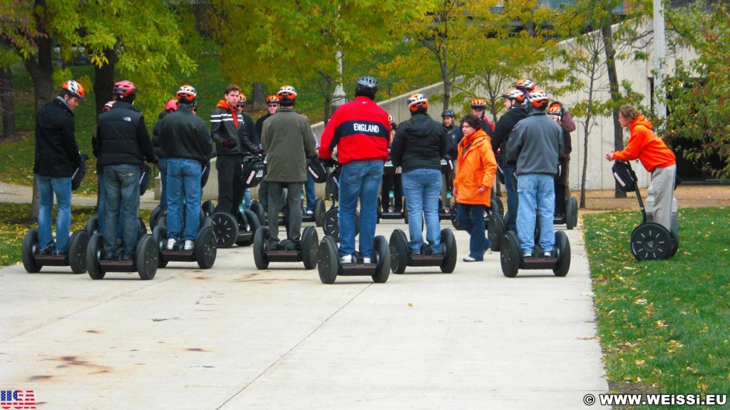 Segway Tour. durch den Millenium Park. - Personen, Segway, Fort Dearborn Addition, Millennium Park - (Fort Dearborn Addition, Chicago, Illinois, Vereinigte Staaten)