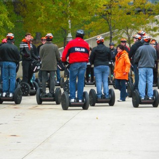 Segway Tour. durch den Millenium Park. - Personen, Segway, Fort Dearborn Addition, Millennium Park - (Fort Dearborn Addition, Chicago, Illinois, Vereinigte Staaten)