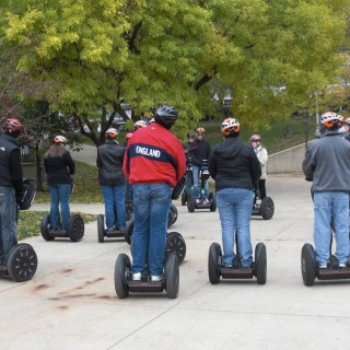Segway Tour. durch den Millenium Park. - Personen, Segway, Fort Dearborn Addition, Millennium Park - (Fort Dearborn Addition, Chicago, Illinois, Vereinigte Staaten)