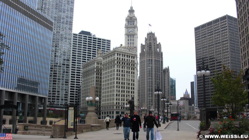 Skyline. - Gebäude, Tribune Tower, Fort Dearborn Addition, Wrigley Building - (Fort Dearborn Addition, Chicago, Illinois, Vereinigte Staaten)