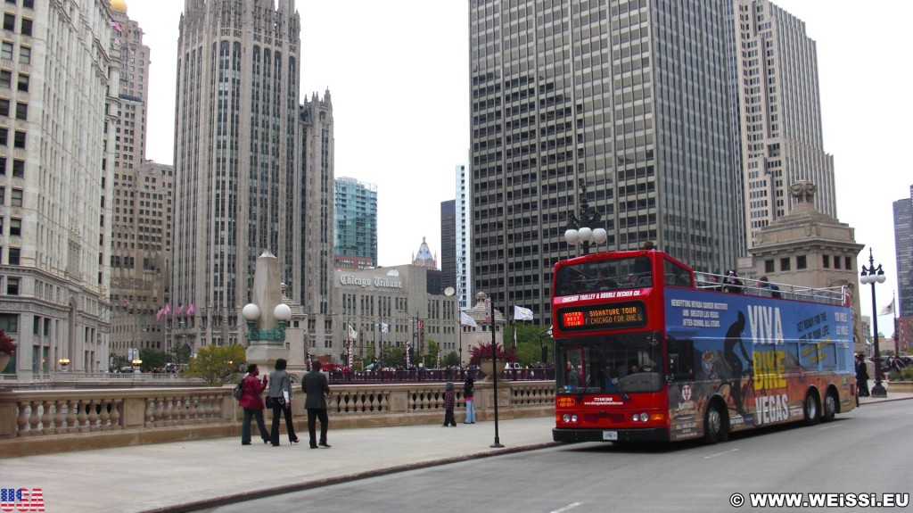 Tourbus. Chicago Trolley. - Gebäude, Bus, Fahrzeug, Fort Dearborn Addition - (Fort Dearborn Addition, Chicago, Illinois, Vereinigte Staaten)