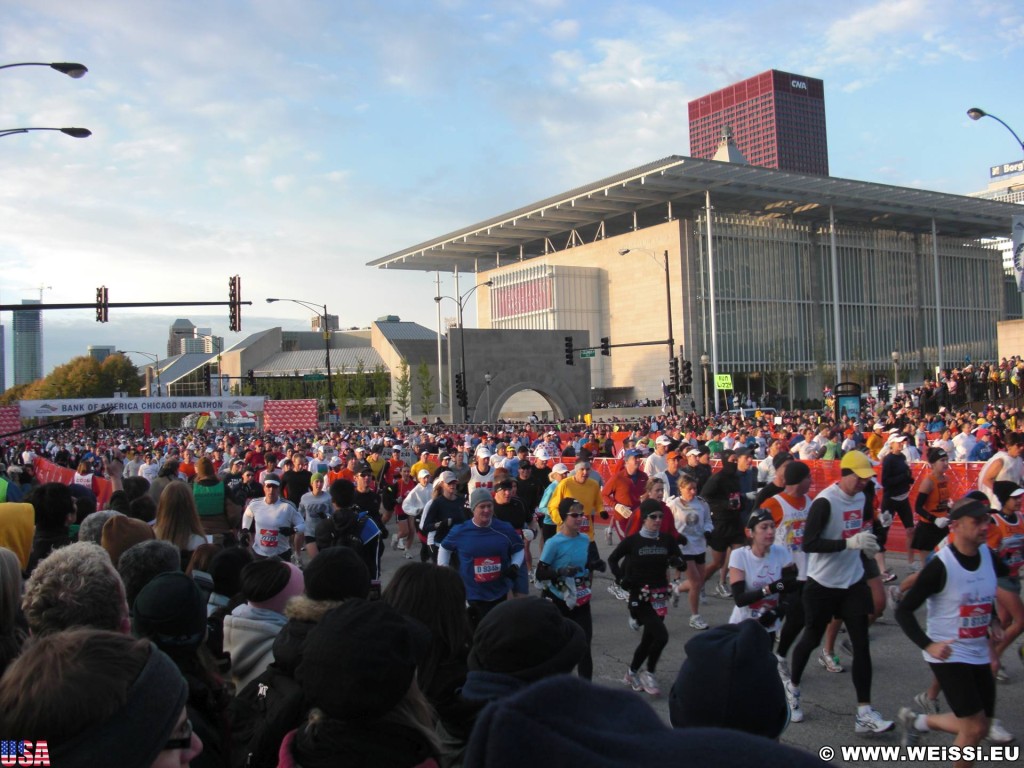 Bank of America Marathon. - Fort Dearborn Addition - (Fort Dearborn Addition, Chicago, Illinois, Vereinigte Staaten)