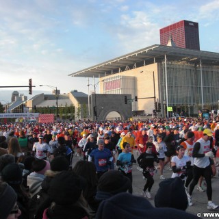 Bank of America Marathon. - Fort Dearborn Addition - (Fort Dearborn Addition, Chicago, Illinois, Vereinigte Staaten)