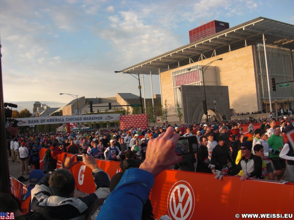 Bank of America Marathon. - Fort Dearborn Addition - (Fort Dearborn Addition, Chicago, Illinois, Vereinigte Staaten)