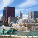 Buckingham Fountain. während des Bank of America Marathon.. - Skyline, CNA Center, Willis Tower, Park Row, Buckingham Fountain, Legacy Tower, Metropolitan Tower, Mid-Continental Plaza - (Park Row, Chicago, Illinois, Vereinigte Staaten)