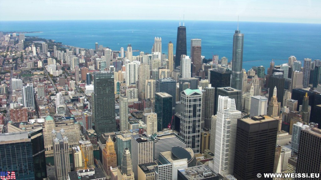 Willis Tower. Ausblick vom Willis Tower. - Skyline, Trump International Hotel and Tower, John Hancock Center, Fort Dearborn Addition, Willis Tower, Marina City, R.R. Donnelley Center, James R. Thompson Center, Century Tower - (Fort Dearborn Addition, Chicago, Illinois, Vereinigte Staaten)