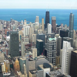 Willis Tower. Ausblick vom Willis Tower. - Skyline, Trump International Hotel and Tower, John Hancock Center, Fort Dearborn Addition, Willis Tower, Marina City, R.R. Donnelley Center, James R. Thompson Center, Century Tower - (Fort Dearborn Addition, Chicago, Illinois, Vereinigte Staaten)