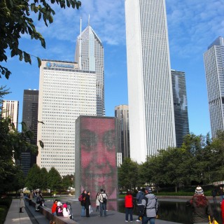 Crown Fountain. im Millenium Park. - Fort Dearborn Addition, Aon Center, Crown Fountain, Two Prudential Plaza, One Prudential Plaza - (Fort Dearborn Addition, Chicago, Illinois, Vereinigte Staaten)
