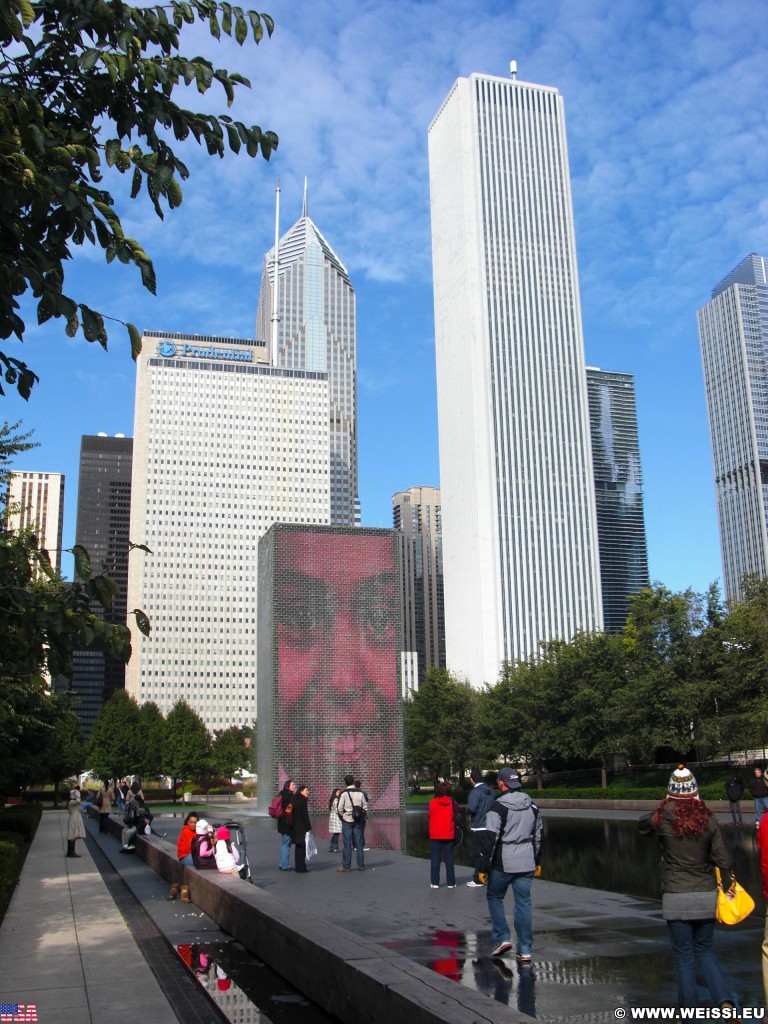 Crown Fountain. im Millenium Park. - Fort Dearborn Addition, Aon Center, Crown Fountain, Two Prudential Plaza, One Prudential Plaza - (Fort Dearborn Addition, Chicago, Illinois, Vereinigte Staaten)