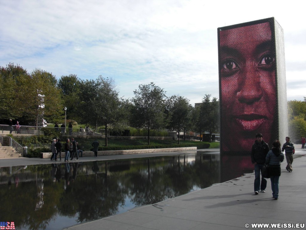 Crown Fountain. im Millenium Park. - Fort Dearborn Addition, Crown Fountain - (Fort Dearborn Addition, Chicago, Illinois, Vereinigte Staaten)