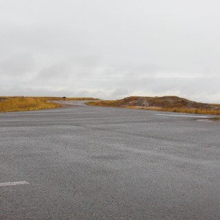 Badlands-Nationalpark. White River Valley Overlook - Badlands-Nationalpark. - Schild, Landschaft, Tafel, Aussichtspunkt, Overlook, National Park, Badlands-Nationalpark, Badlands Loop Road, White River Valley Overlook, Stop-Schild - (Interior, Scenic, South Dakota, Vereinigte Staaten)