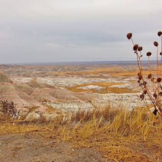 Badlands-Nationalpark. Panorama Point - Badlands-Nationalpark. - Felsen, Aussichtspunkt, Sandstein, Sandsteinformationen, Erosion, Hügel, Overlook, National Park, Badlands-Nationalpark, Badlands Loop Road, Gipfel, Panorama Point, Air Quality Overlook - (Interior, Scenic, South Dakota, Vereinigte Staaten)