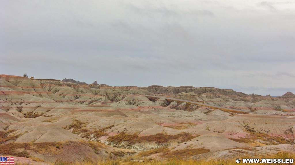 Badlands-Nationalpark. Bigfoot Pass - Badlands-Nationalpark. - Felsen, Sandstein, Sandsteinformationen, Erosion, Hügel, National Park, Badlands-Nationalpark, Badlands Loop Road, Gipfel, Bigfoot Pass - (Interior, Scenic, South Dakota, Vereinigte Staaten)