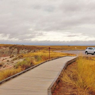 Badlands-Nationalpark. Bigfoot Pass - Badlands-Nationalpark. - Auto, Overlook, National Park, Badlands-Nationalpark, Badlands Loop Road, Holz-Weg, Weg, Pfad, GMC, Bigfoot Pass Overlook, Bigfoot Pass, GMC Terrain, PKW, SUV - (Interior, Wall, South Dakota, Vereinigte Staaten)