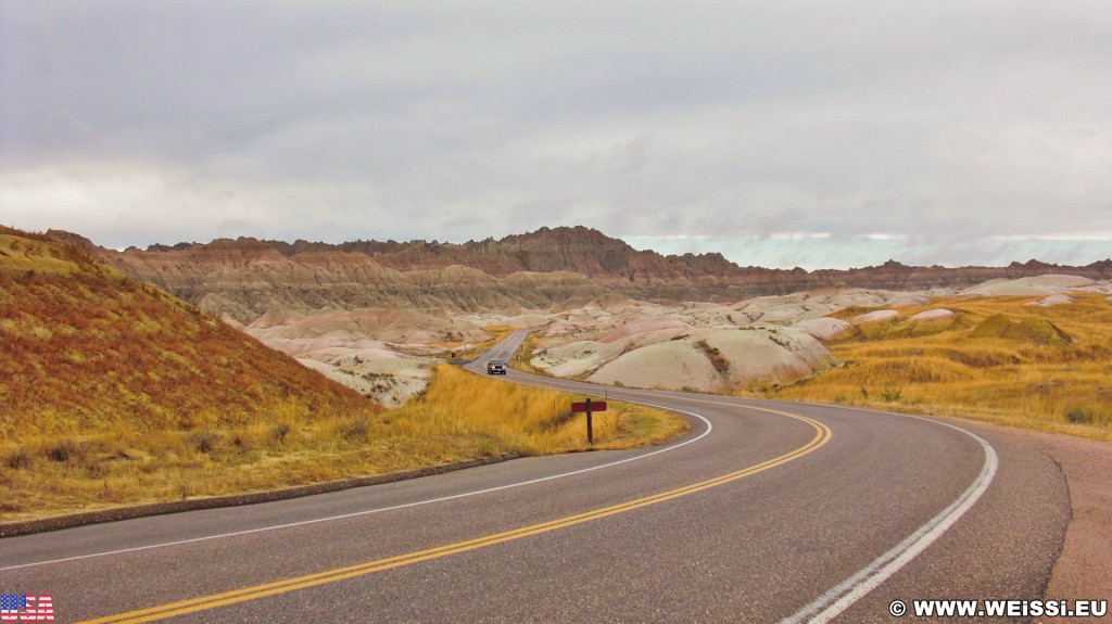 Badlands-Nationalpark. Dillon Pass - Badlands-Nationalpark. - Landschaft, Felsen, Sandstein, Sandsteinformationen, Erosion, Hügel, National Park, Badlands-Nationalpark, Badlands Loop Road, Gipfel, Dillon Pass - (Conata, Scenic, South Dakota, Vereinigte Staaten)