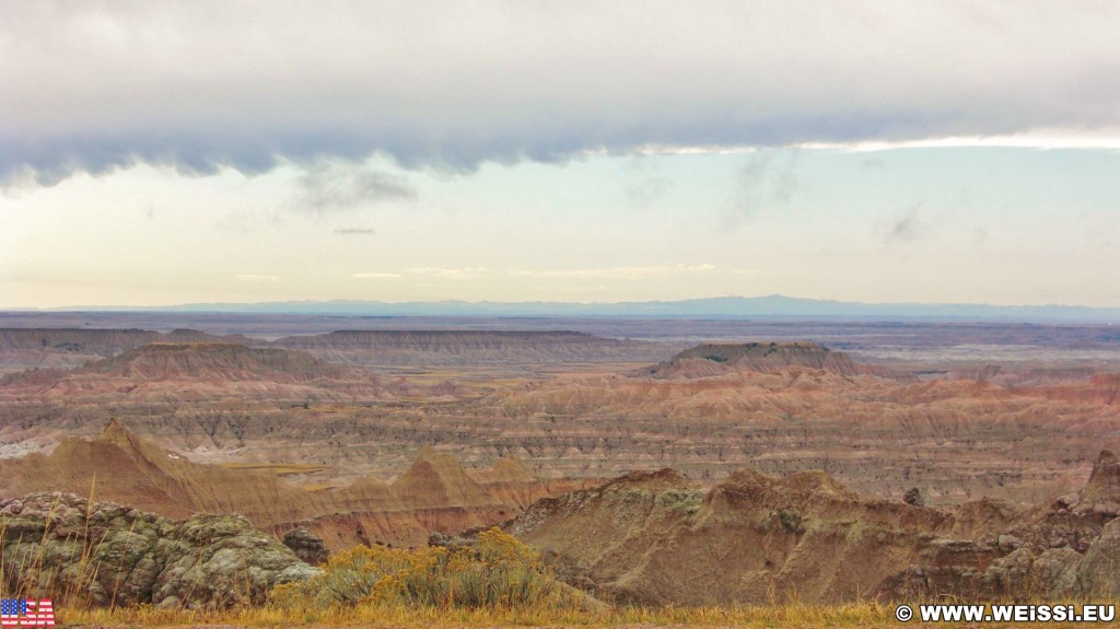 Badlands-Nationalpark. - Landschaft, Felsen, Sandstein, Sandsteinformationen, Erosion, Hügel, National Park, Badlands-Nationalpark, Badlands Loop Road, Gipfel - (Wall, Scenic, South Dakota, Vereinigte Staaten)