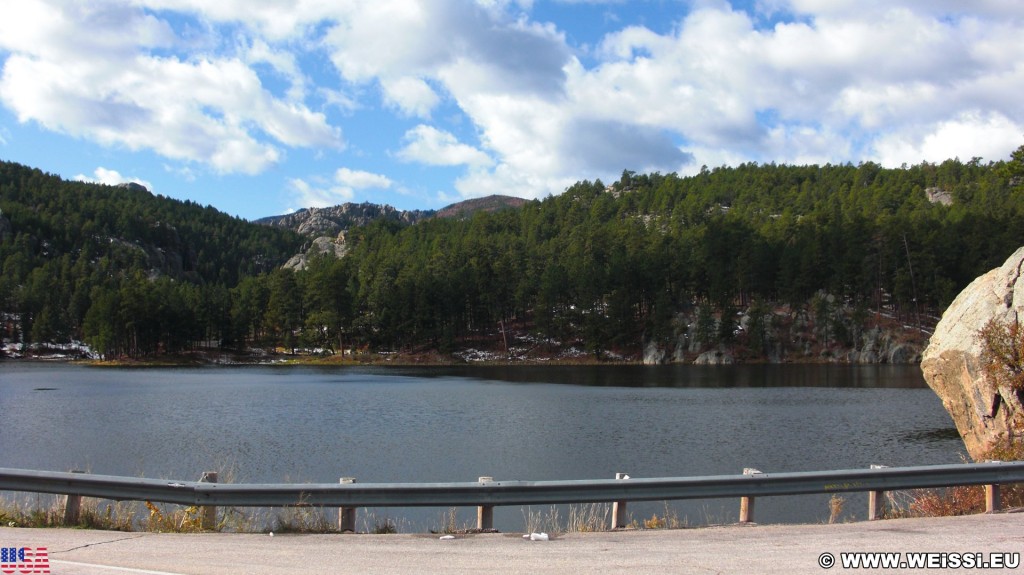 Horse Thief Lake. - Landschaft, Bäume, See, Wasser, Horse Lake, Kennedyville - (Kennedyville, Keystone, South Dakota, Vereinigte Staaten)