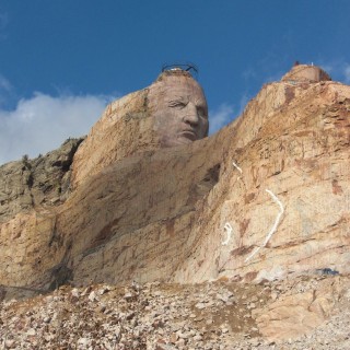 Crazy Horse Memorial. - Felsformation, Berg, Felswand, Skulptur, Gesicht, Black Hills, Granit, Berne, Crazy Horse Memorial, Custer, Crazy Horse, Thunderhead Mountain, Korczak Ziolkowski, Kopf - (Berne, Custer, South Dakota, Vereinigte Staaten)