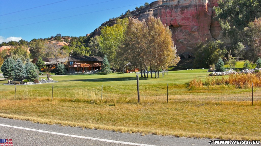 On the Road. Ten Sleep - On the Road. - Strasse, US Route 16, Bighorn Basin - (Ten Sleep, Wyoming, Vereinigte Staaten)