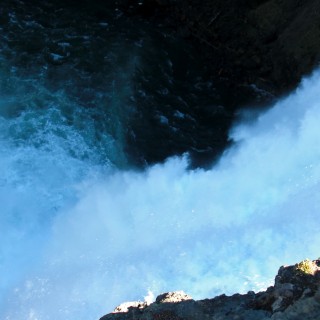 Yellowstone-Nationalpark. Upper Falls - Yellowstone-Nationalpark. - Wasserfall, Wasserfälle, Wasser, Yellowstone River, Upper Falls, Upper Yellowstone Falls - (Canyon Village, Yellowstone National Park, Wyoming, Vereinigte Staaten)