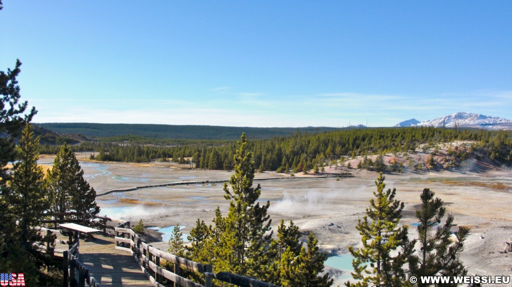 Yellowstone-Nationalpark. Porcelain Basin - Norris Geyser Basin - Yellowstone-Nationalpark. - Holzsteg, Norris Geyser Basin, Porcelain Basin, Boardwalk - (Canyon Junction, Yellowstone National Park, Wyoming, Vereinigte Staaten)