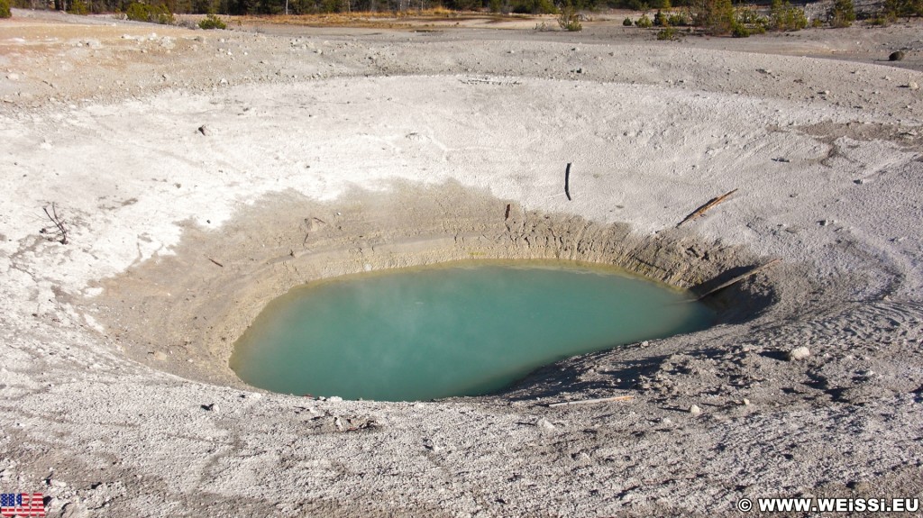 Yellowstone-Nationalpark. Congress Pool, Porcelain Basin - Norris Geyser Basin - Yellowstone-Nationalpark. - Norris Geyser Basin, Porcelain Basin, Congress Pool - (Canyon Junction, Yellowstone National Park, Wyoming, Vereinigte Staaten)