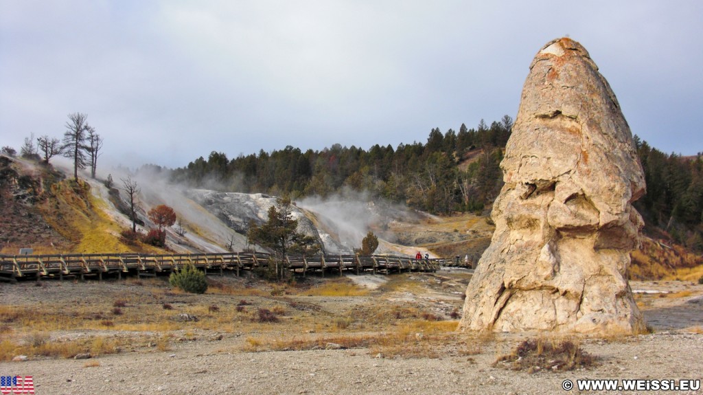 Liberty Cap - Mammoth Hot Springs - Yellowstone-Nationalpark. - Felsen, Lower Terraces, Mammoth Hot Springs, Liberty Cap, Thermalquelle, versiegt, Cone, Felsnadel - (Mammoth, Yellowstone National Park, Wyoming, Vereinigte Staaten)