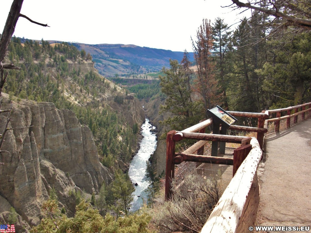 Yellowstone-Nationalpark. Calcite Springs Overlook, Tower-Roosevelt - Yellowstone-Nationalpark. - Overlook, Yellowstone River, Yellowstone River Overlook, Lookout, The Narrows, Calcite Springs, Tower-Roosevelt - (Devils Den, Yellowstone National Park, Wyoming, Vereinigte Staaten)