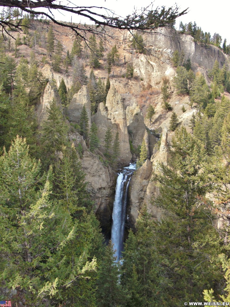 Yellowstone-Nationalpark. Tower Fall, Tower-Roosevelt - Yellowstone-Nationalpark. - Felsen, Wasserfall, Felsnadeln, Tower-Roosevelt, Tower Fall, Tower Creek - (Devils Den, Yellowstone National Park, Wyoming, Vereinigte Staaten)