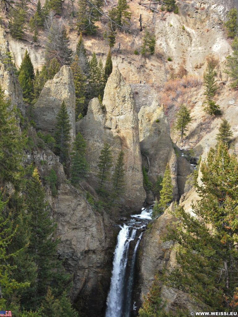 Yellowstone-Nationalpark. Tower Fall, Tower-Roosevelt - Yellowstone-Nationalpark. - Felsen, Wasserfall, Felsnadeln, Tower-Roosevelt, Tower Fall, Tower Creek - (Devils Den, Yellowstone National Park, Wyoming, Vereinigte Staaten)