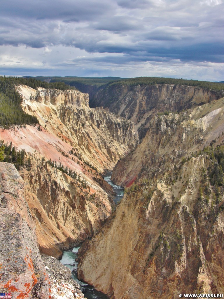 Yellowstone-Nationalpark. Grand Canyon of the Yellowstone, Grand View Point am North Rim - Yellowstone-Nationalpark. - Felsformation, Felswand, Canyon, Grand View Point, Yellowstone River, North Rim Drive, Canyon Village, Grand Canyon of the Yellowstone - (Canyon Village, Yellowstone National Park, Wyoming, Vereinigte Staaten)