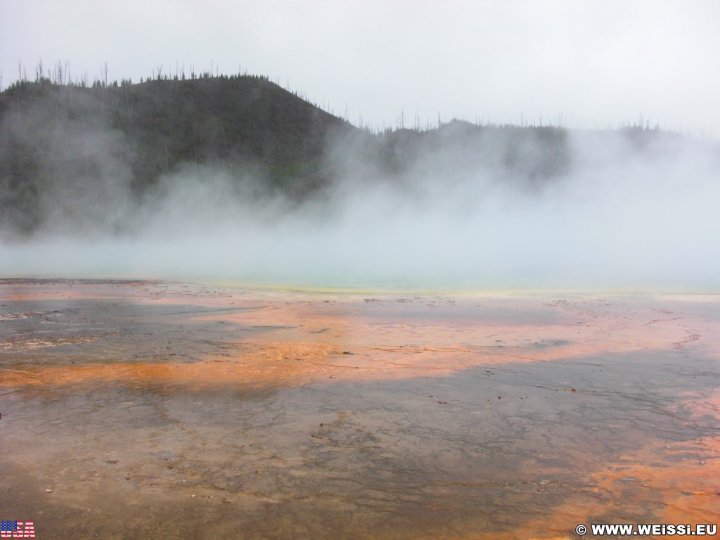 Yellowstone-Nationalpark. Grand Prismatic Pool im Midway Geyser Basin. - Thermalquelle, Midway Geyser Basin, Grand Prismatic Pool - (Riverside, Yellowstone National Park, Wyoming, Vereinigte Staaten)