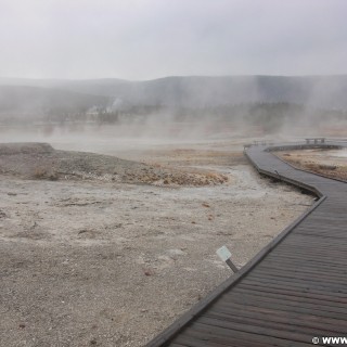 Yellowstone-Nationalpark. Model Geyser in der Old Faithful Area - South Section. - Upper Geyser Basin, Old Faithful Area, South Section, Upper Geyser Basin South Section, Geyser Hill, Lion Geyser, Lion Geyser Group, Model Geyser - (Three River Junction, Yellowstone National Park, Wyoming, Vereinigte Staaten)