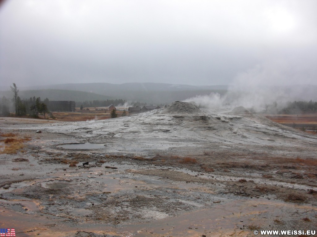 Yellowstone-Nationalpark. Lion Geyser, Old Faithful Area - South Section. - Upper Geyser Basin, Old Faithful Area, South Section, Upper Geyser Basin South Section, Geyser Hill, Lion Geyser, Lion Geyser Group - (Three River Junction, Yellowstone National Park, Wyoming, Vereinigte Staaten)