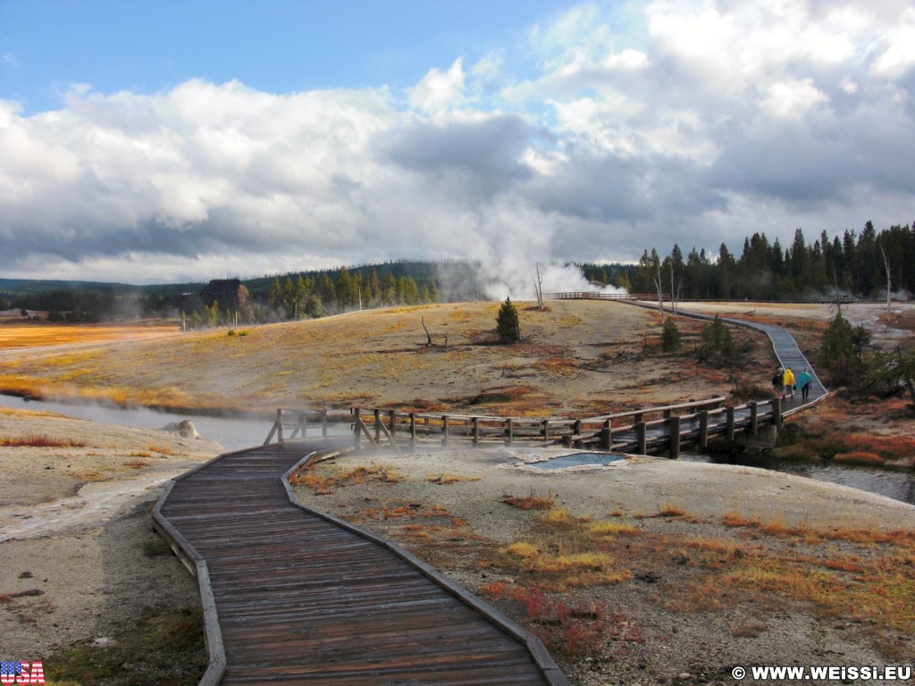 Yellowstone-Nationalpark. Old Faithful Area - North Section, Blick Richtugn South Section. - Upper Geyser Basin, Old Faithful Area, South Section, Upper Geyser Basin South Section - (Three River Junction, Yellowstone National Park, Wyoming, Vereinigte Staaten)