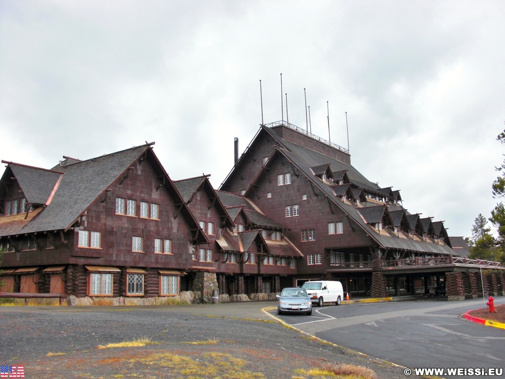 Yellowstone-Nationalpark. - Gebäude, Hotel, Upper Geyser Basin, Old Faithful Area, South Section, Upper Geyser Basin South Section, Old Faithful Inn - (Three River Junction, Yellowstone National Park, Wyoming, Vereinigte Staaten)